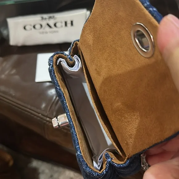 Authentic Coach Turnlock Card Case with Quilting & Silver-Toned Hardware, NWT - Picture 16 of 16